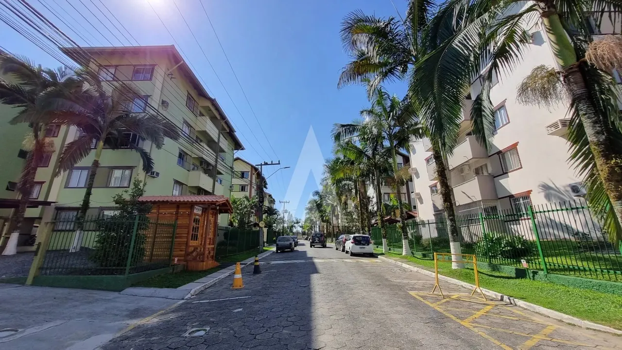 Apartamento com 2 quartos para alugar por R$ 2100.00, 60.00 m2 - AMERICA - JOINVILLE/SC