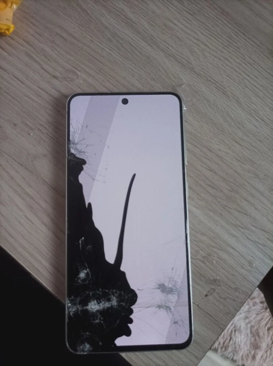 Vendo esse aparelho para conserto.tela caiu e quebrou