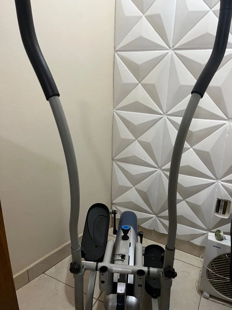 Bicicleta Ergométrica Elite Orbitrek - Foto 4