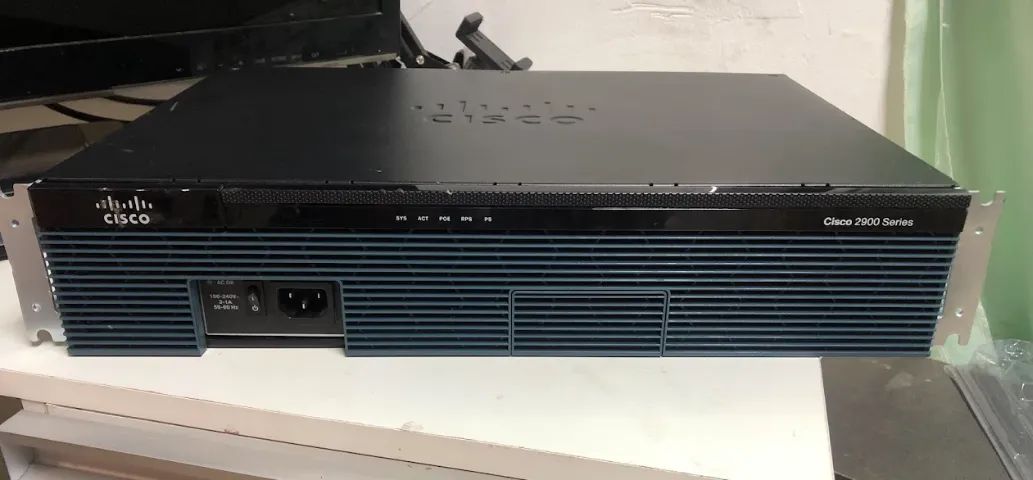 Roteador Cisco 2911 preto 2gb memória HD 500GB