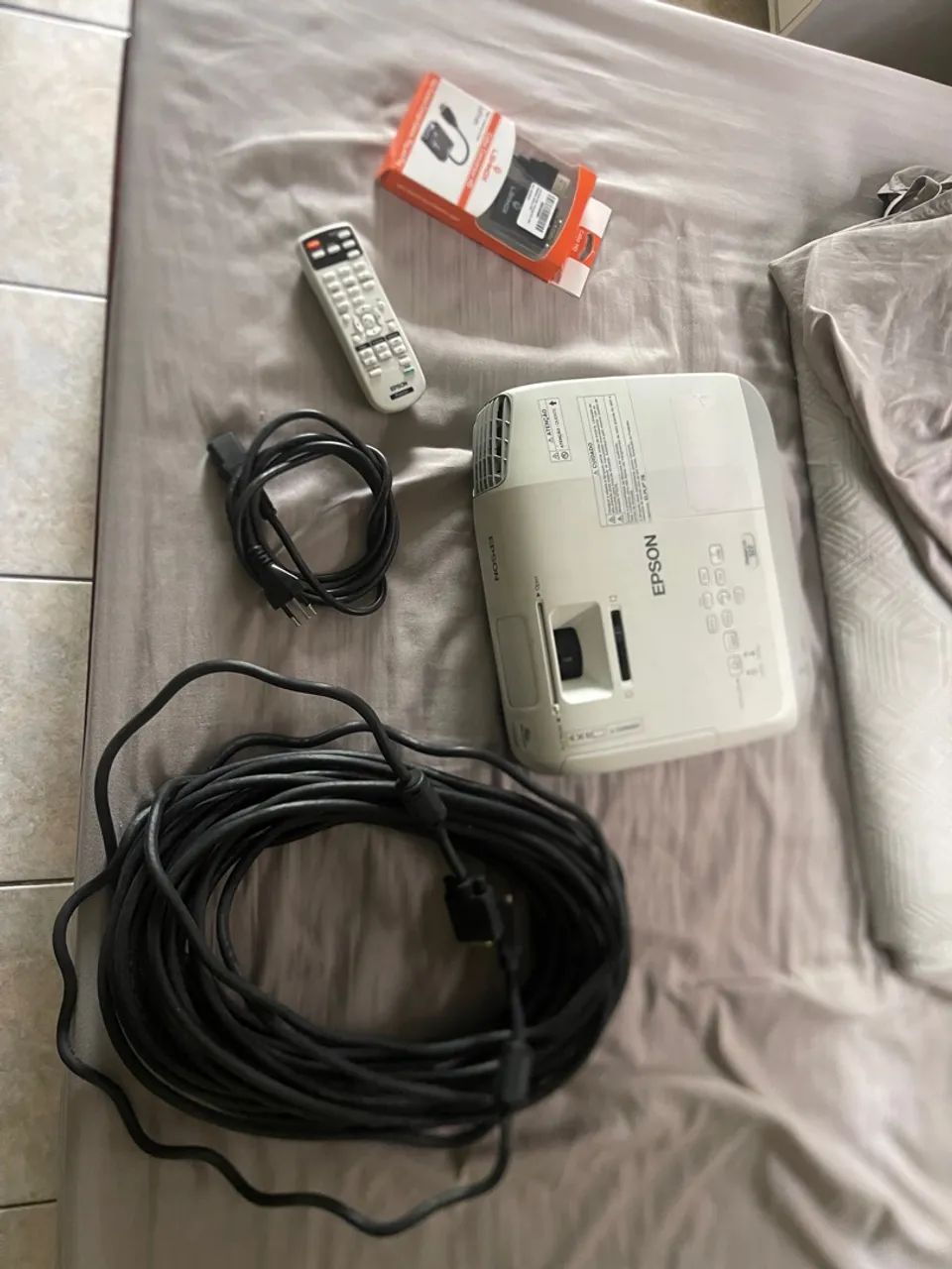 Projetor Epson powerlite S17 vendo ou troco. 