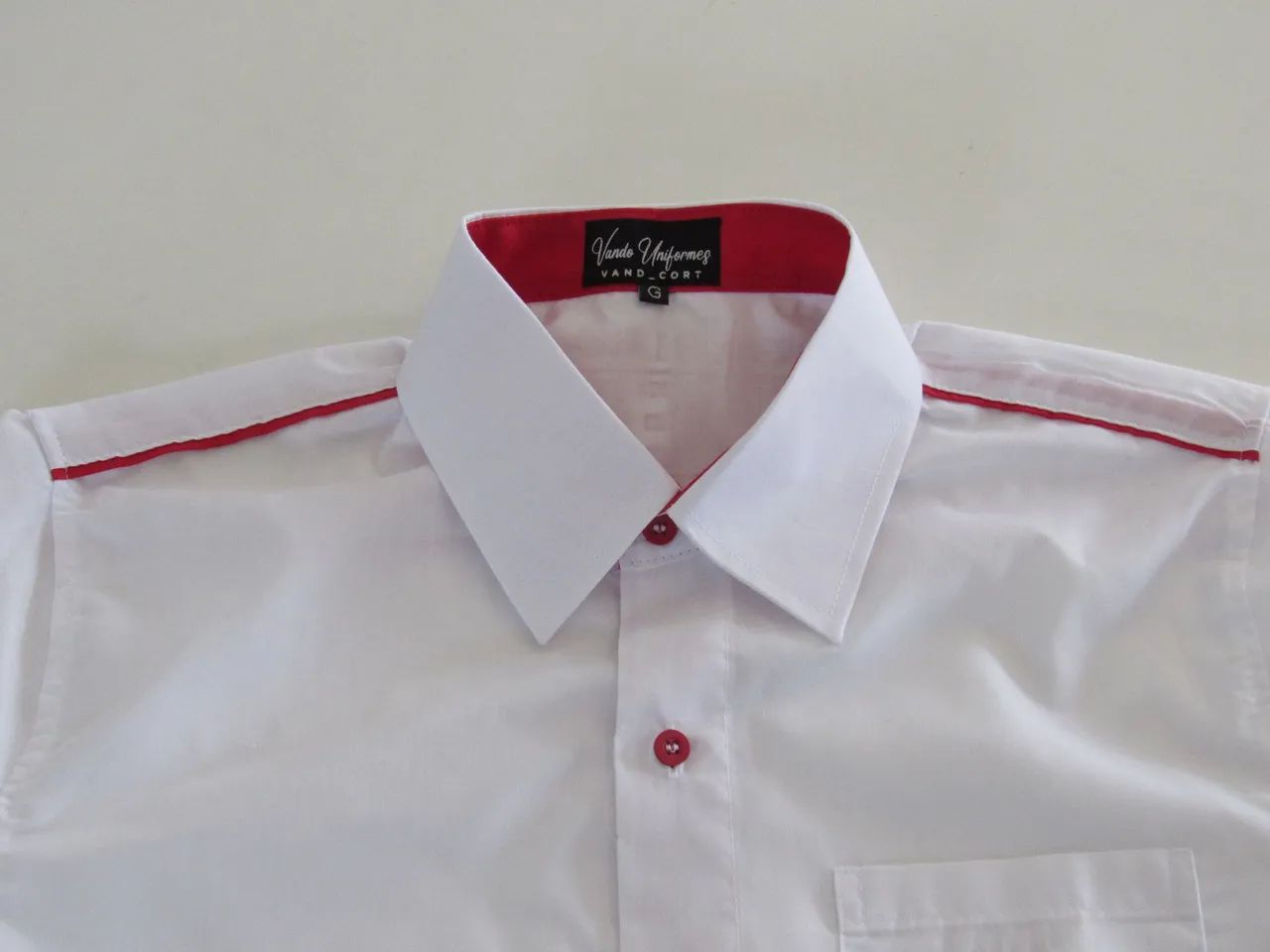 Camisas brancas de uniforme - Drogarias Redemais - Foto 4