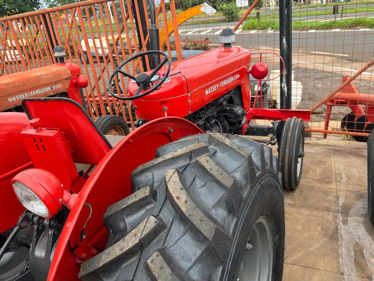 Trator Agrícola Usado MF50X ano 1971 - Foto 5