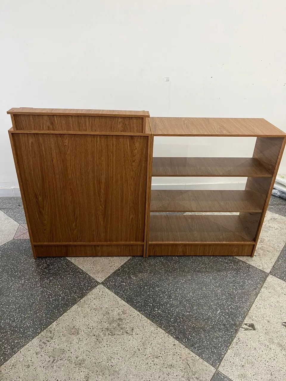 BALCÃO VITRINE AMADEIRADO - NOVO - ENTREGA RÁPIDA  - Foto 2