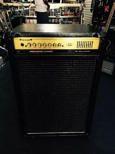 Amplificador de Baixo Precision Combo - - Foto 4