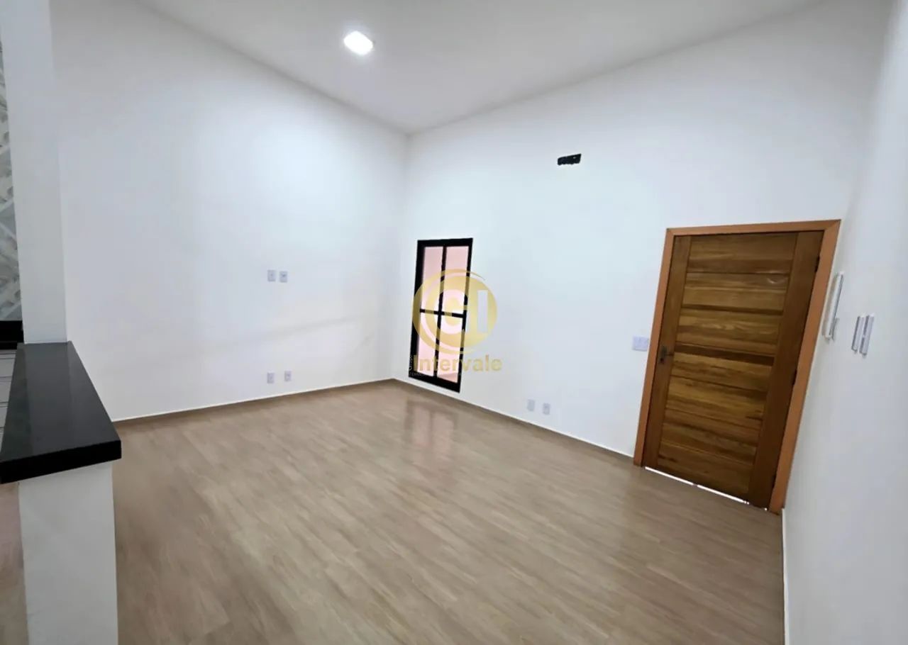 Casa de 3 Quartos (1 Suíte) com Móveis Planejados e 2 Vagas Cobertas. - Foto 4