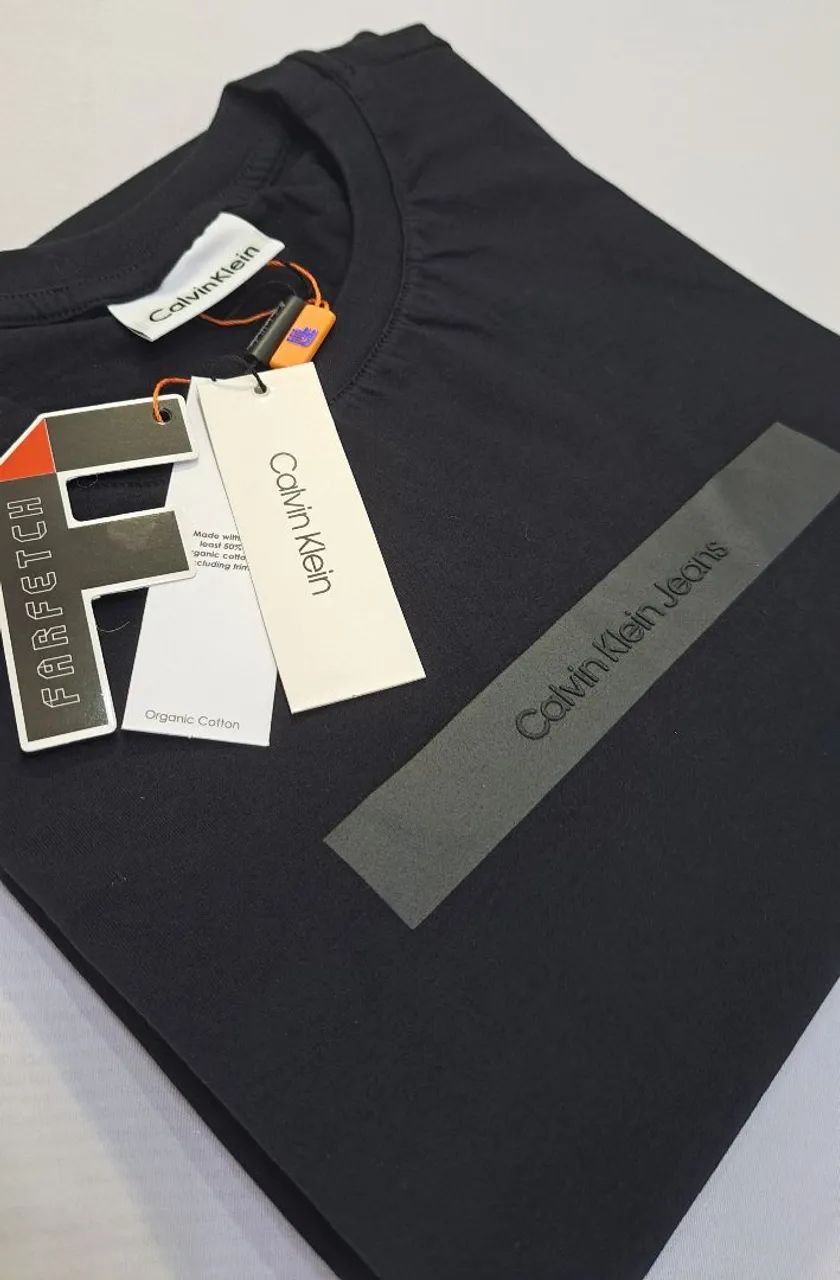Camiseta Calvin Klein Preta - Foto 3