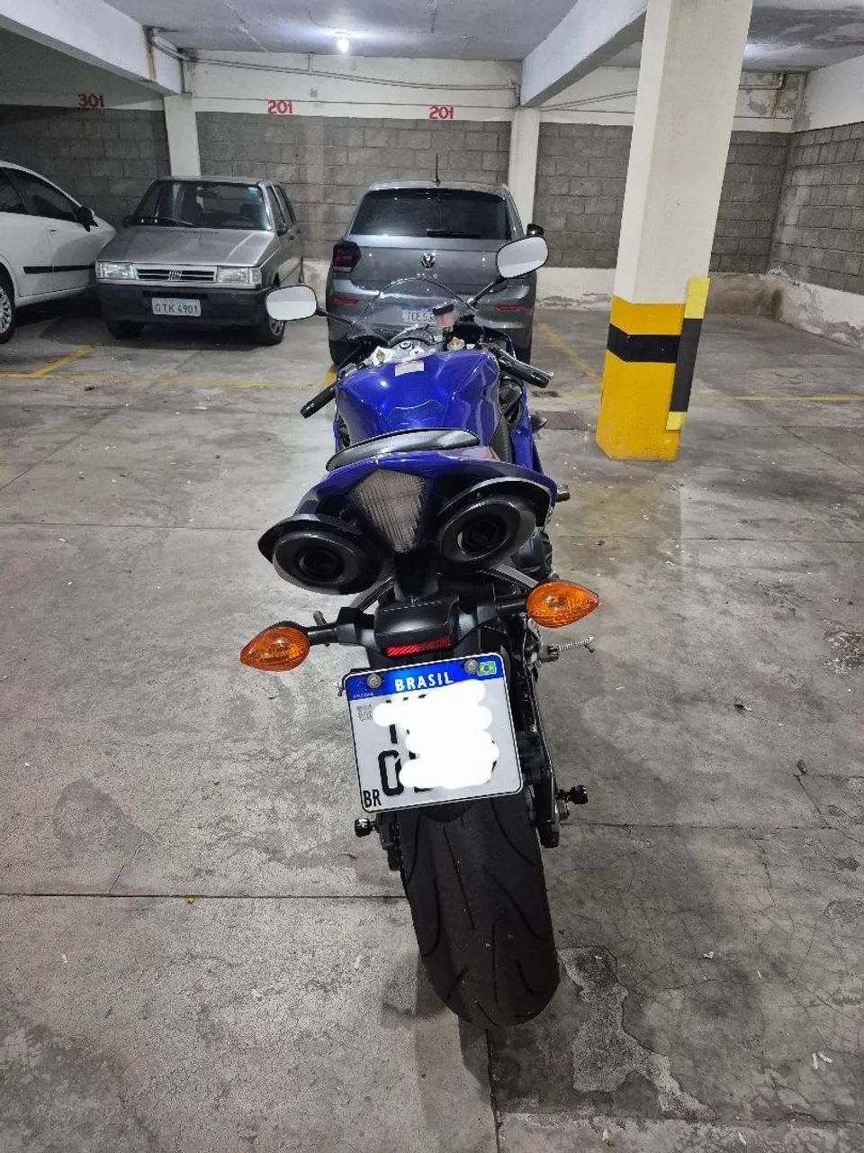 YAMAHA R1 2008 - Foto 4