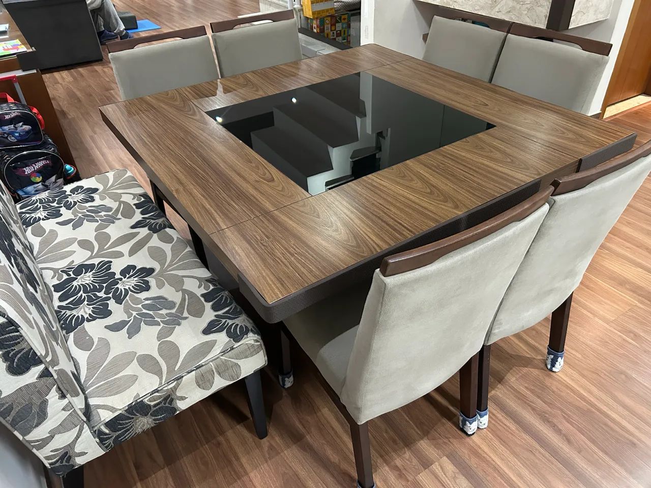 Mesa de jantar quadrada marca: Sidlar - não acompanha cadeiras e nem banco  - Foto 2