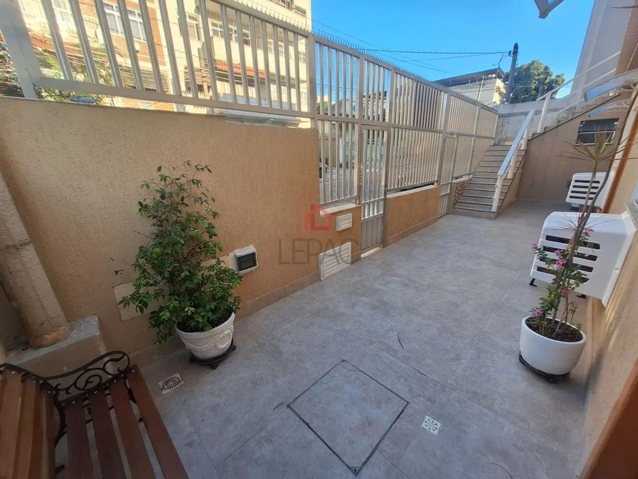 Apartamento com 1 quarto, Sala e coziha integradas. Área de serviço externa - Foto 5