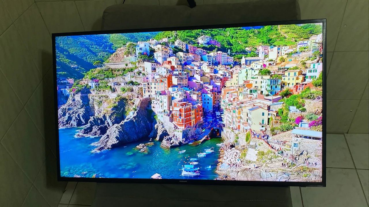 Tv smart 4 k Samsung tizen 50 polegadas detalhe imperceptível  - Foto 3