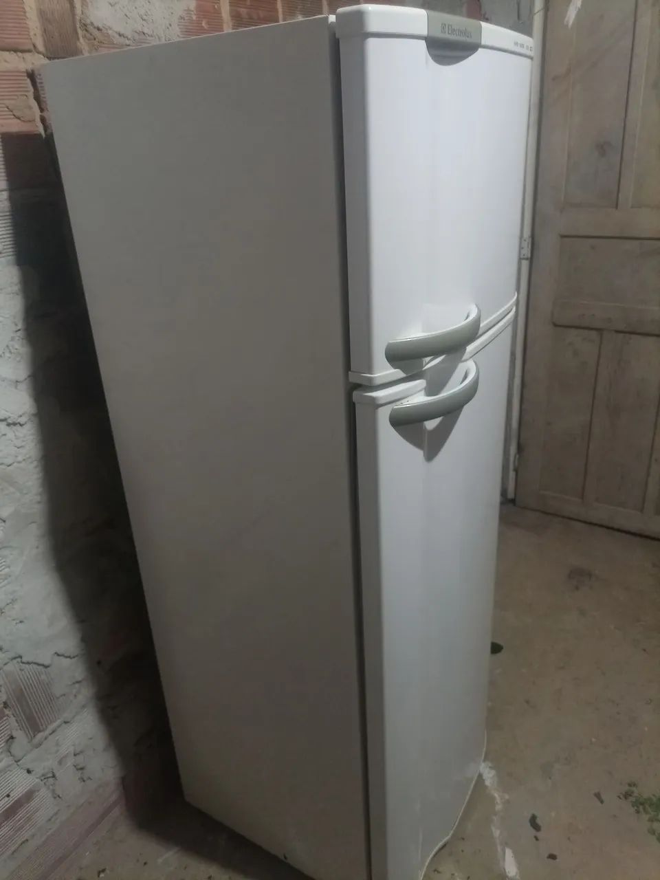 Vendo geladeira eletrolux funcionando  - Foto 3