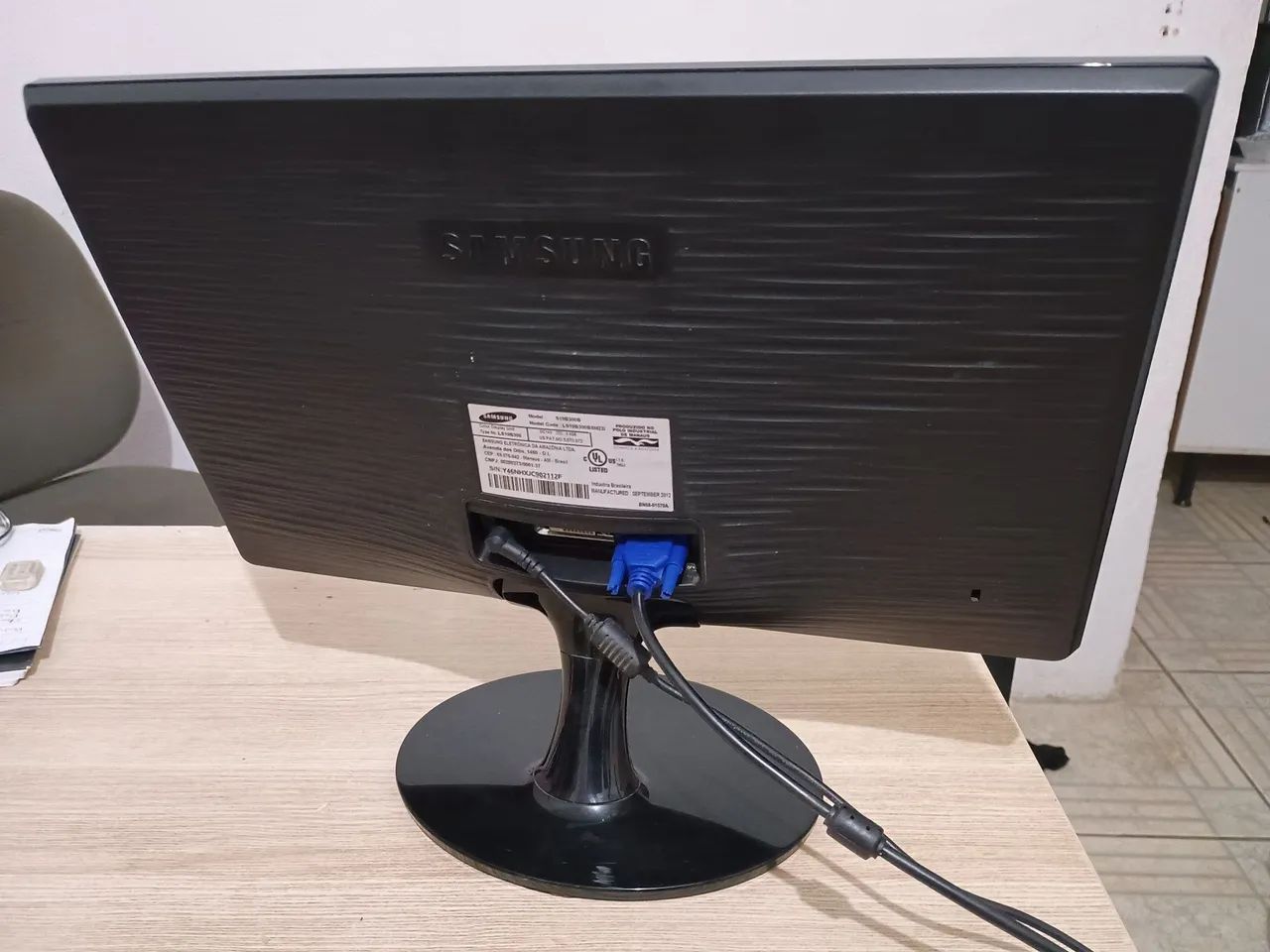 Monitor Samsung 18,5" LED VGA DVI - Foto 3