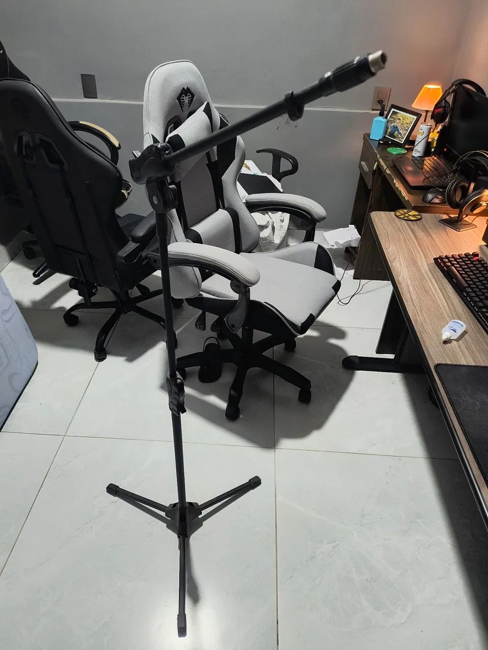 Tripé básico de microfone - Foto 3