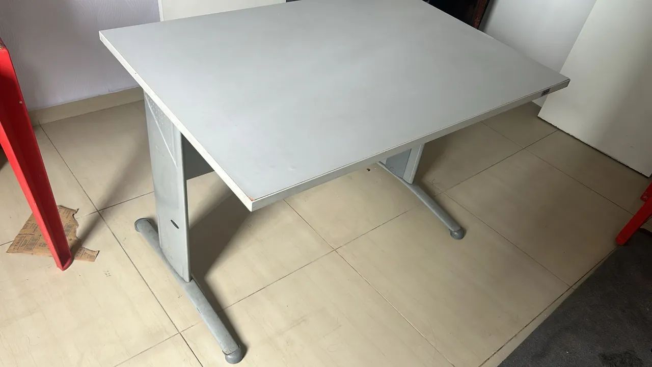 Gaming desk