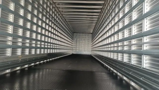  CARRETA BAÚ SÃO PEDRO 2 EIXOS ZERO KM - Foto 4