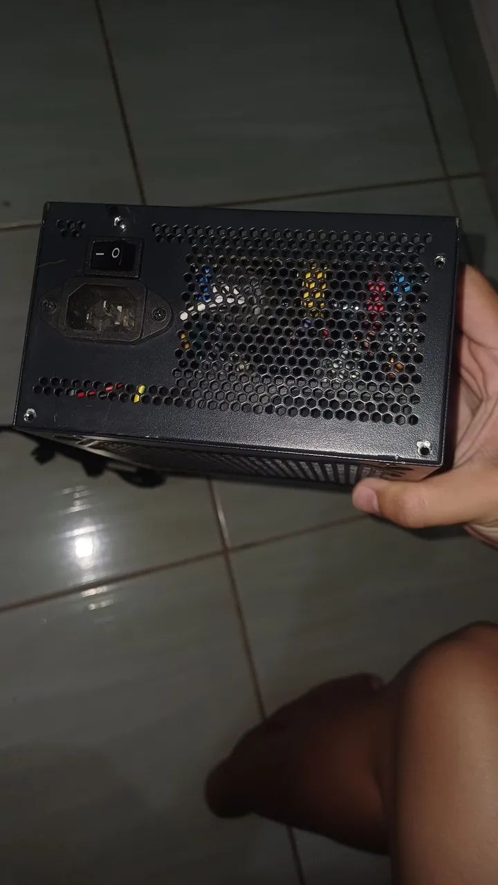 Fonte redragon rgps 600w com defeito