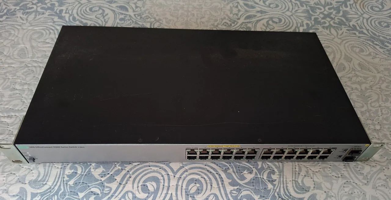 Switch HPE de 24 portas PoE+. - Foto 3