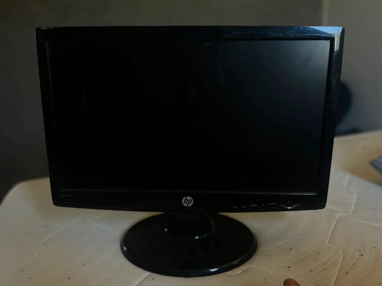 Monitor HP 19 Polegadas Com fio De HMDI de brinde.
