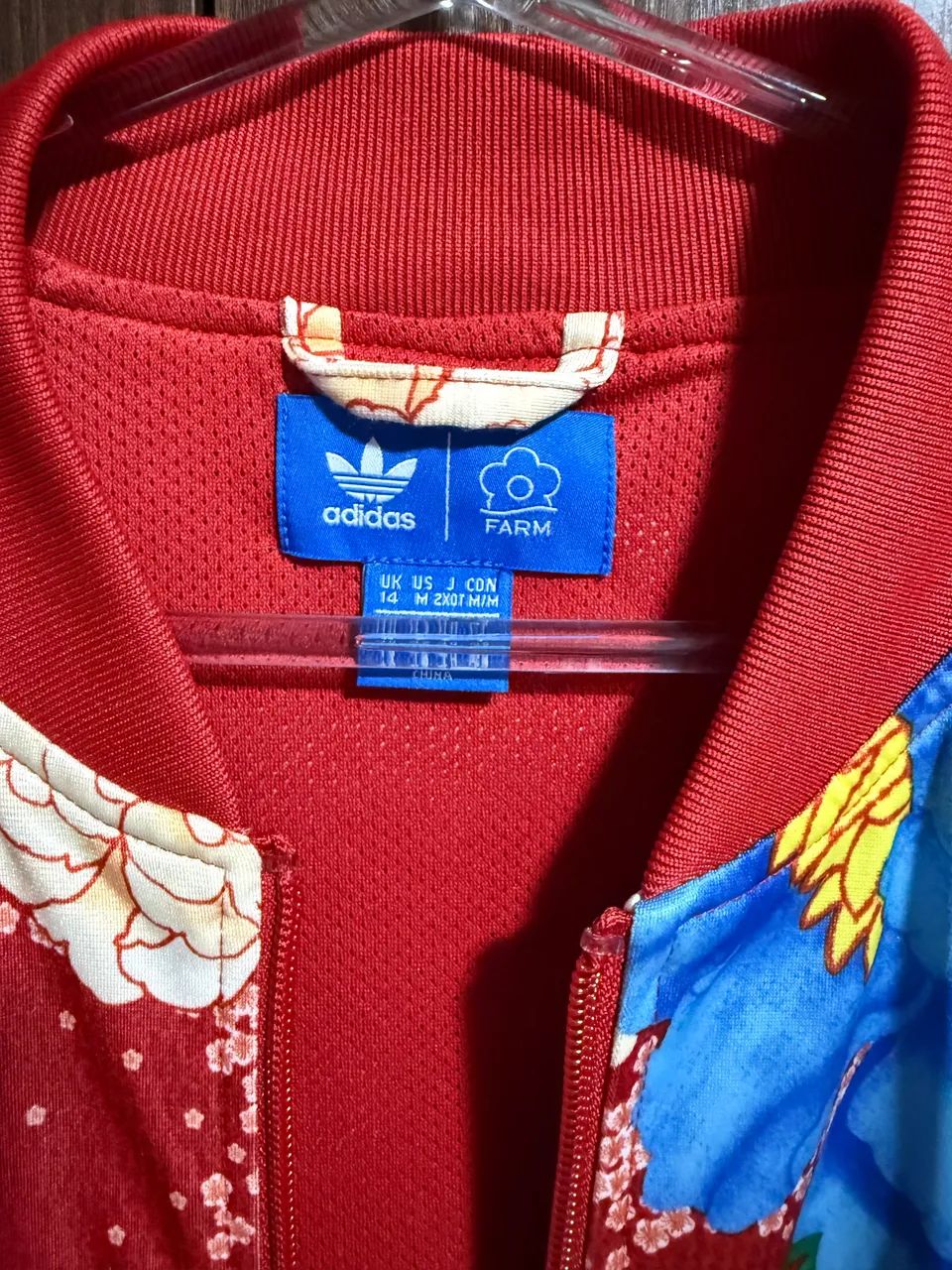Vendo jaqueta bomber adidas/farm - Foto 4