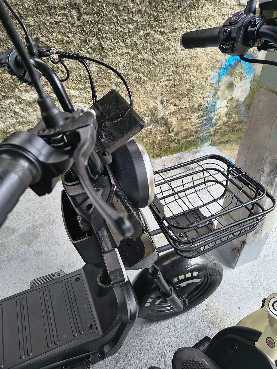 Vendo scooter elétrica semi nova 