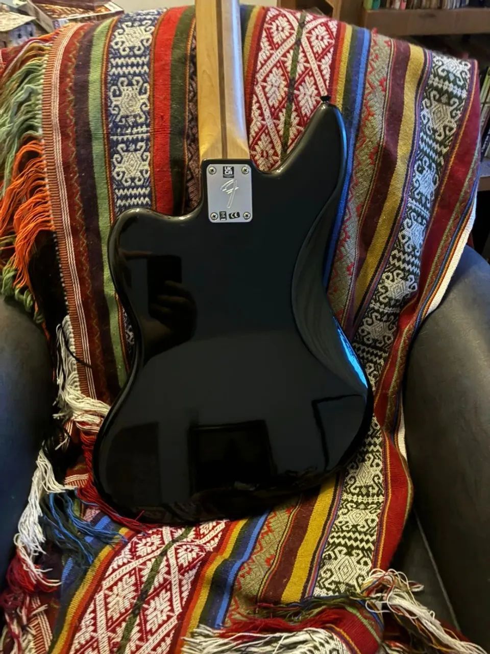TORRANDO - Baixo Fender Jaguar - Limited Edition Blackout