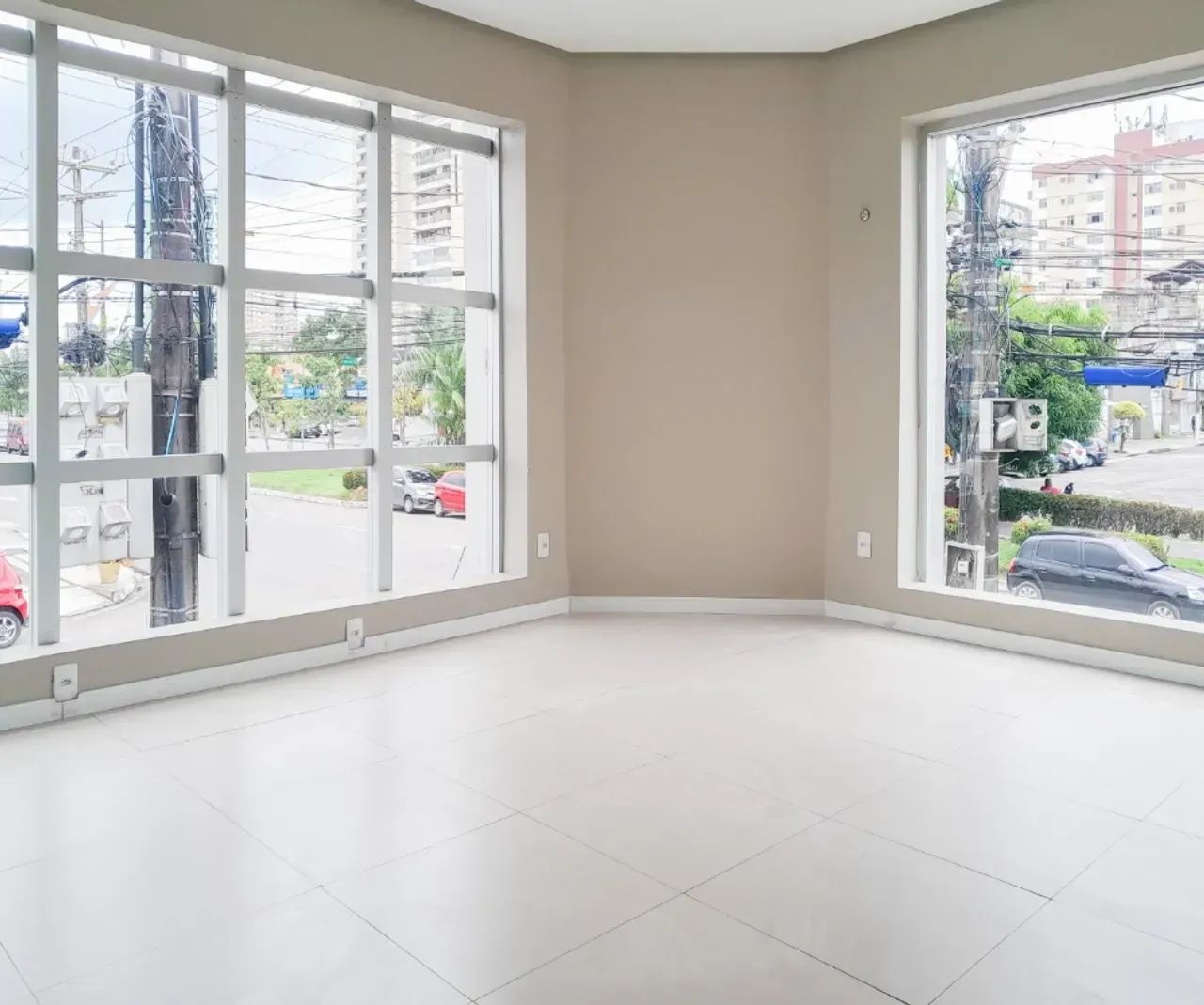 ALUGO PRÉDIO COMERCIAL 240M² ESQUINA COM A DUQUE - MARCO - Foto 5