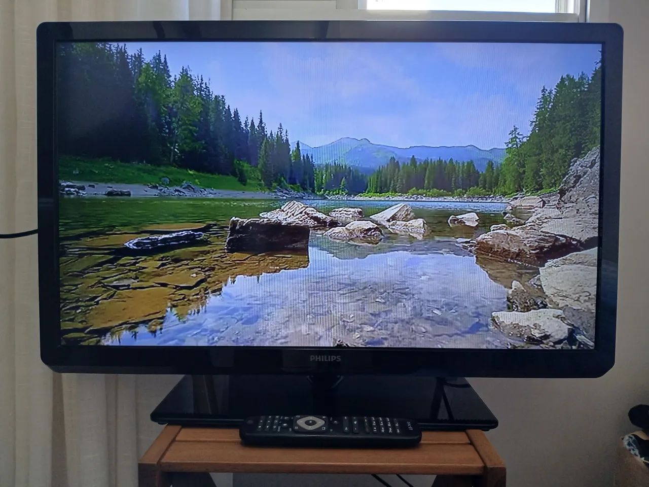 TV PHILIPS 32 POLEGADAS TELA DE LED HD - Foto 2