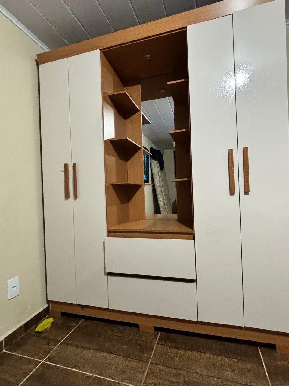 Guarda roupa 4 portas  - Foto 2