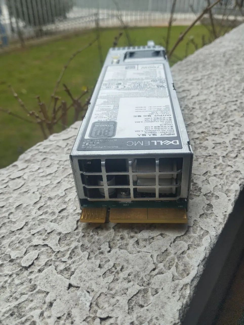 Fonte Dell PowerEdge 700W 80 Plus Titanium D700E-S1 (Nova) - Foto 4