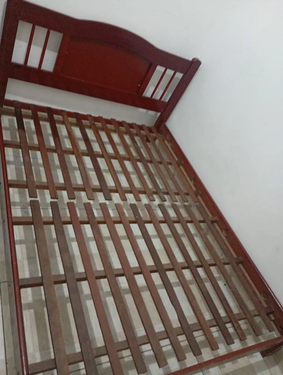 Cama de casal de madeira com colchão - Foto 5