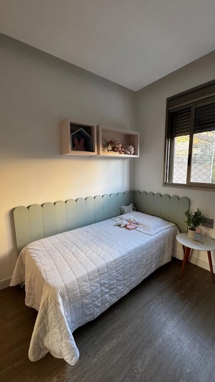 Painel lateral e cabeceira para quarto infantil
