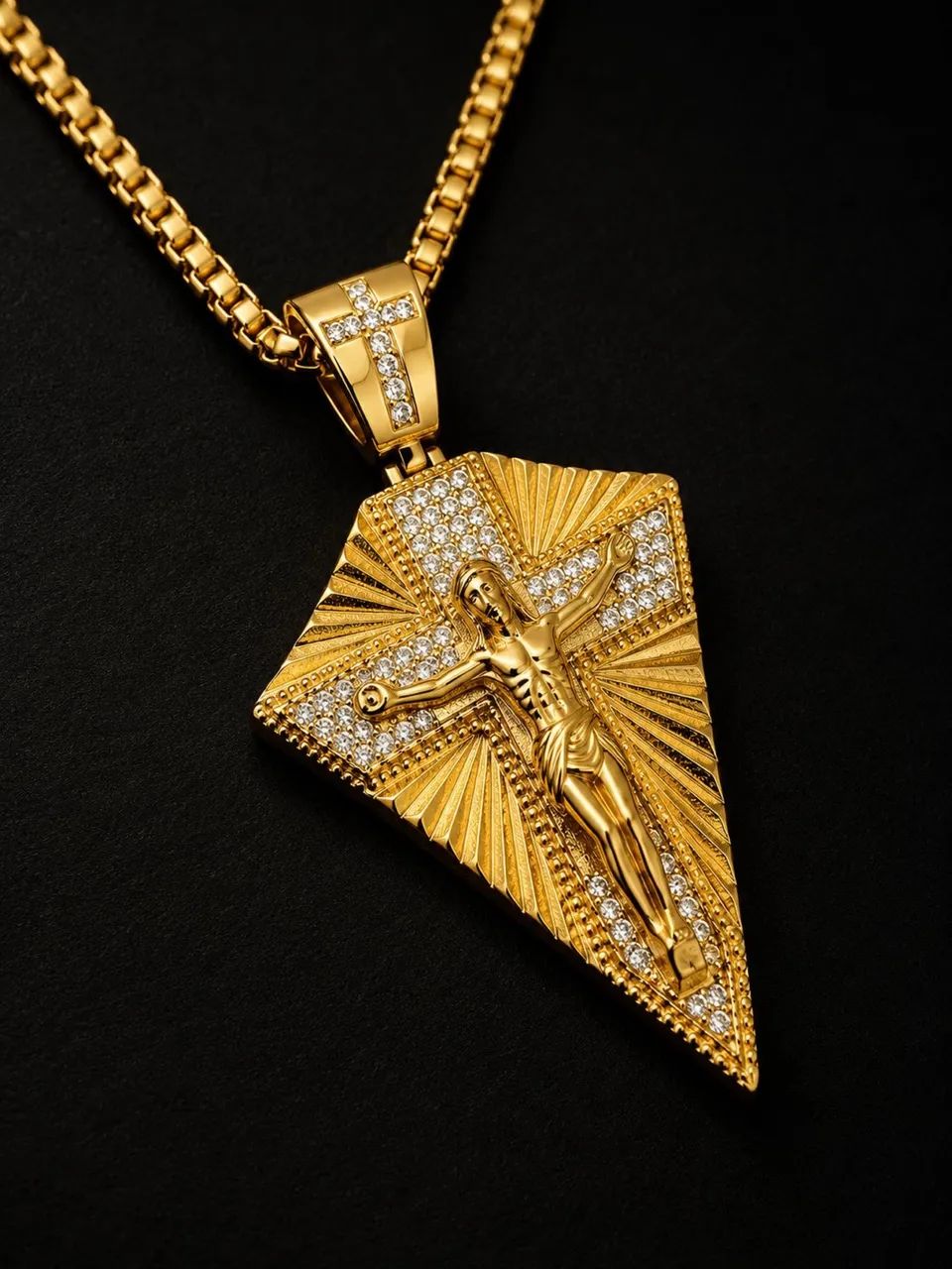 Pingente Jesus Rhinestone em Ouro 18K