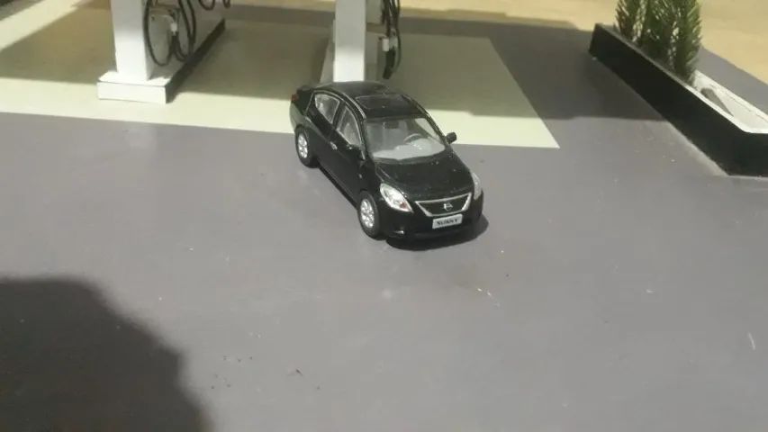 Miniatura Nissan  Versa 1/43