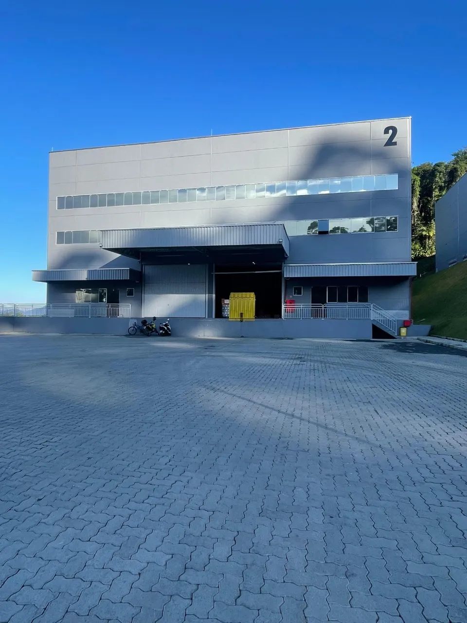 Galpão para Locação em Indaial - 2.101 m² com Doca e Condomínio / SC