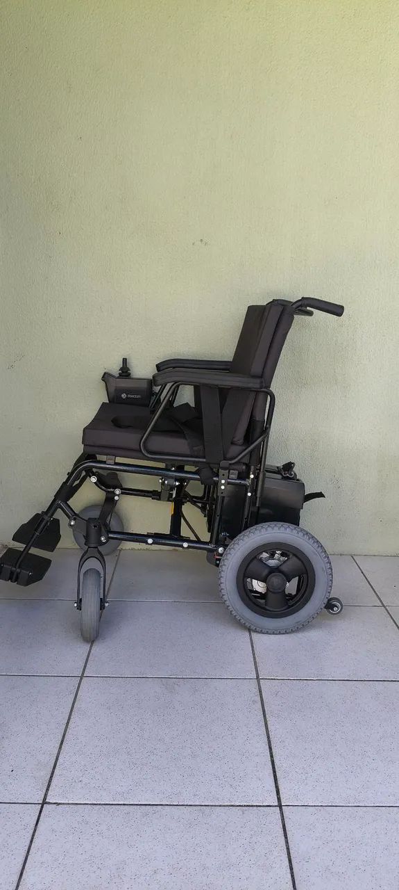  Cadeira de rodas motorizada Freedom - Foto 2