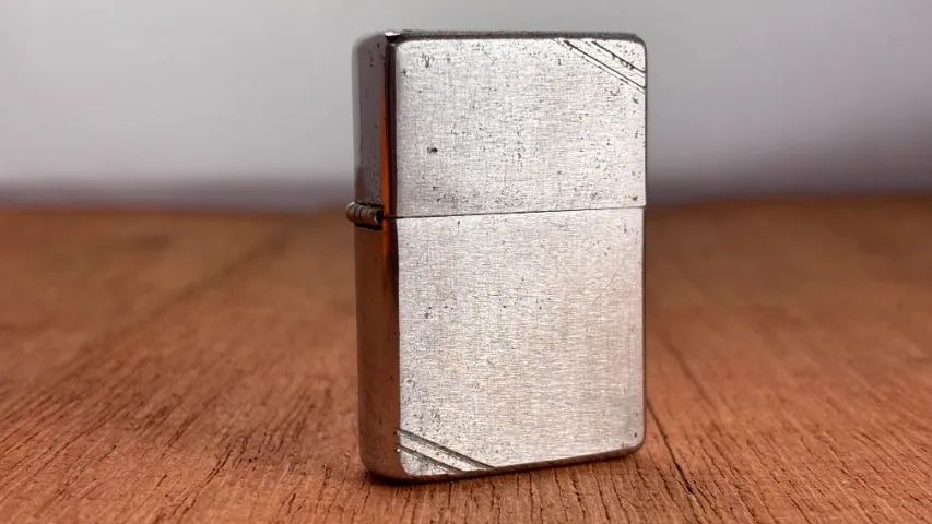 Isqueiro Zippo vintage slashes 1996 (usado)