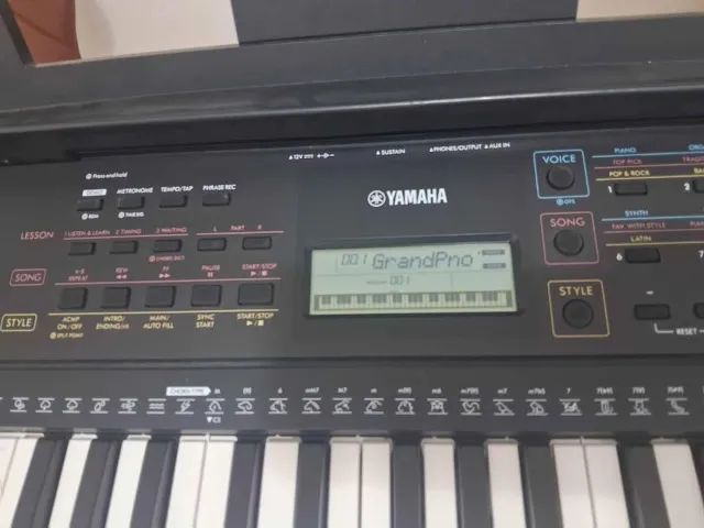 TECLADO YAMAHA PSR-E2733 - Foto 2