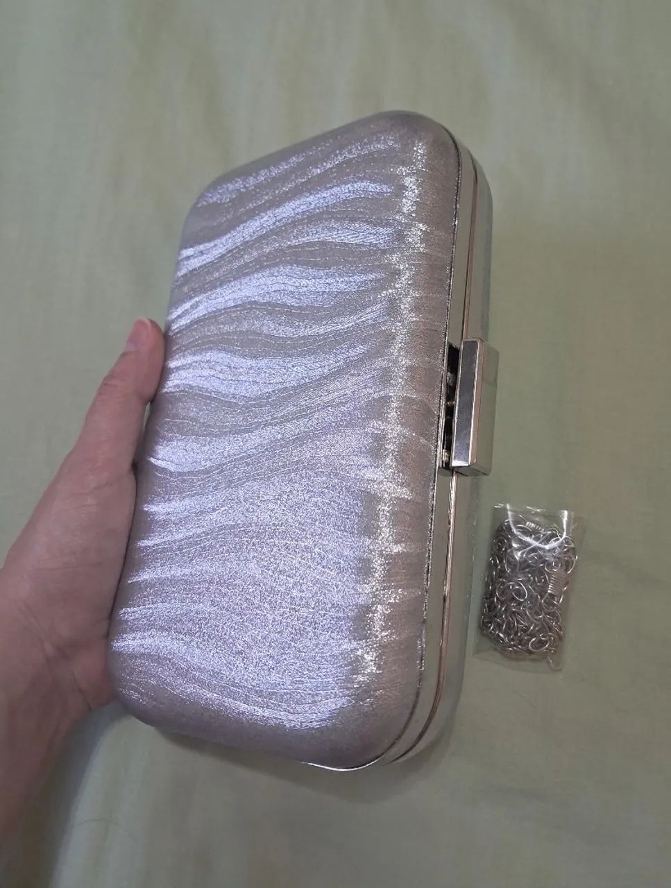 Bolsa Clutch de festa prateada - Foto 4