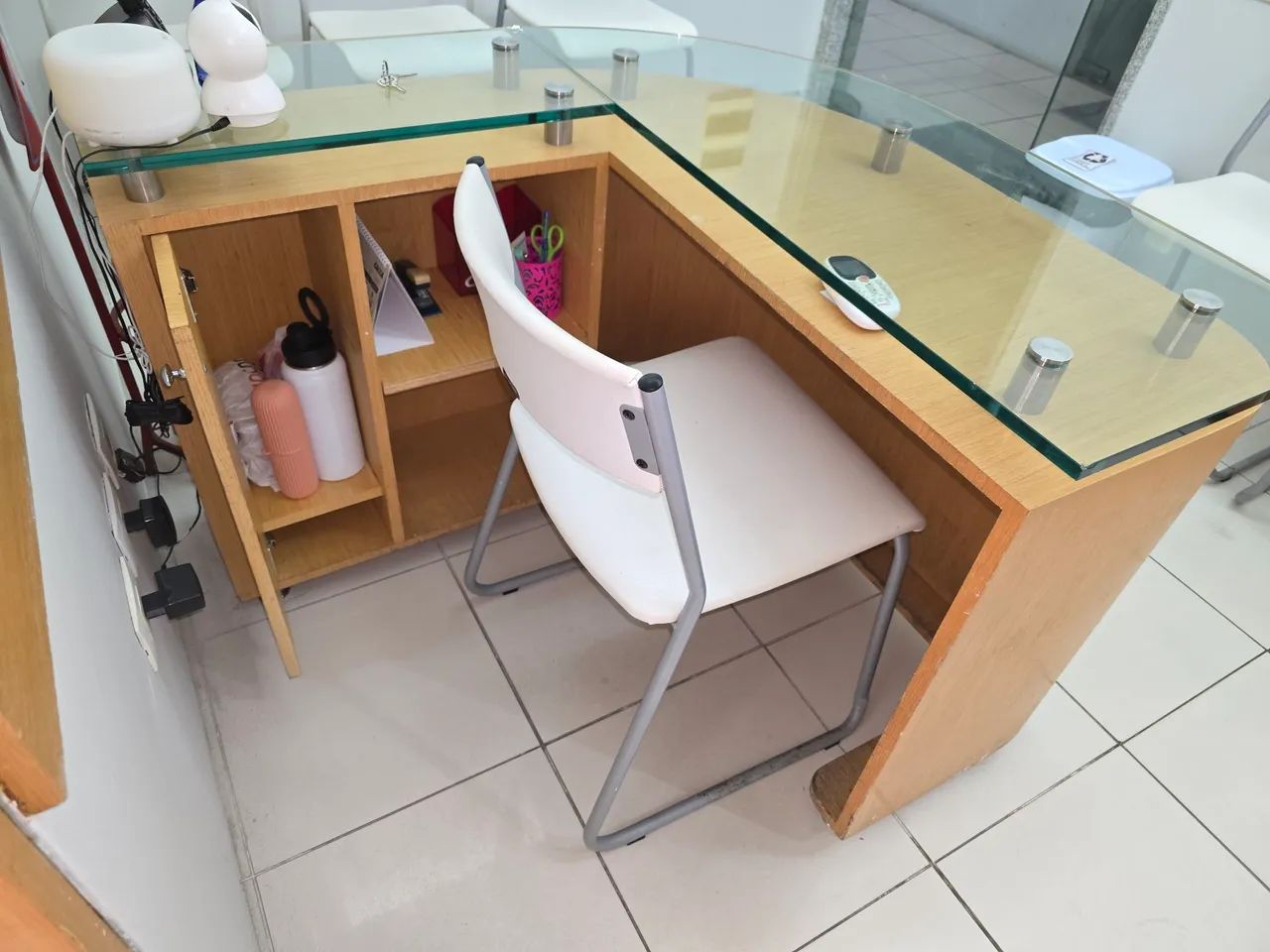 Mesa para recepção com tampo de vidro - Foto 3