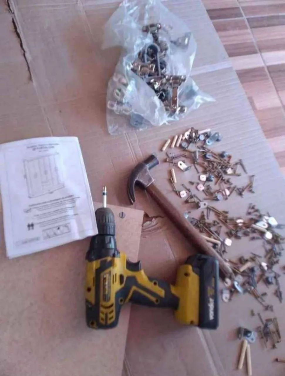 Desmontagem e instalação de roupeiros 