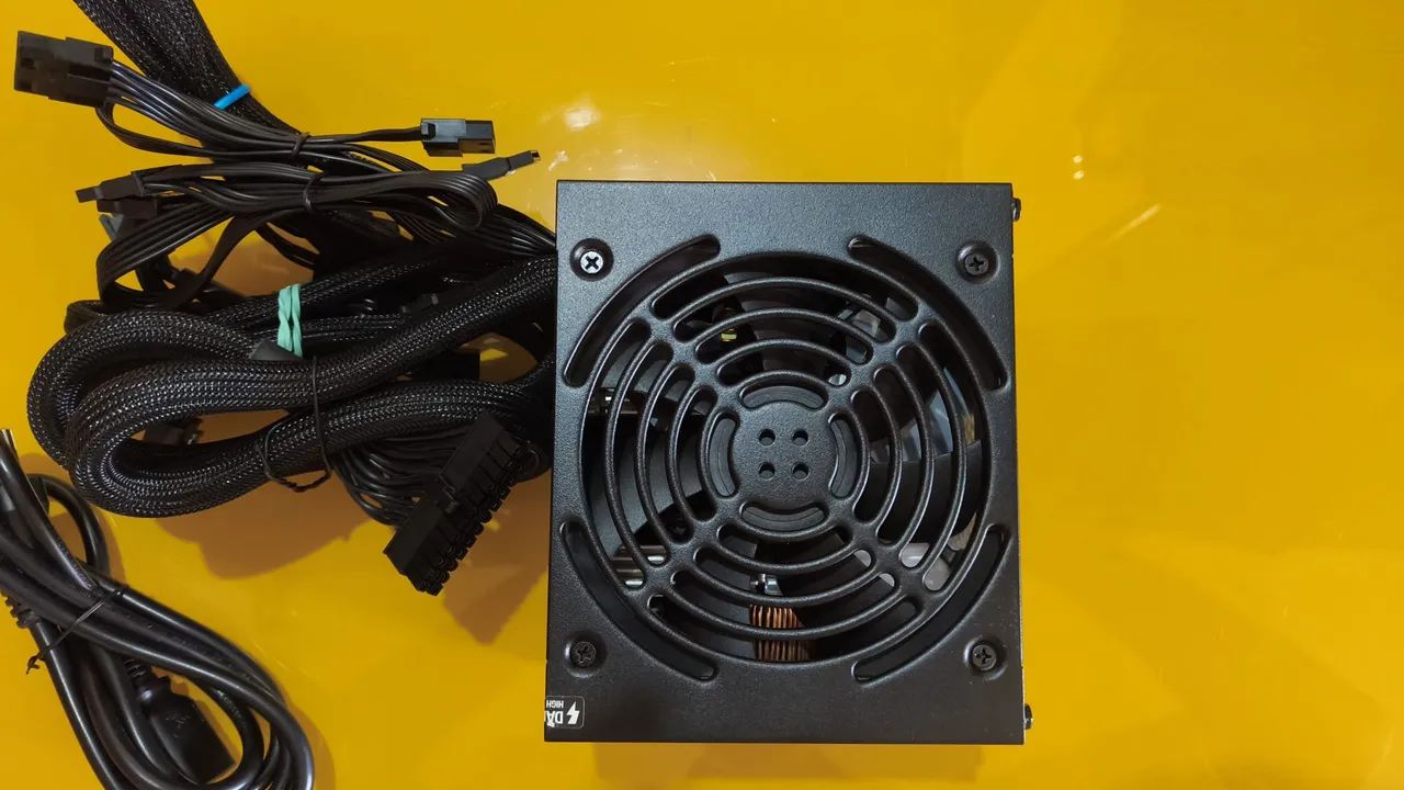 Fonte corsair cx750W