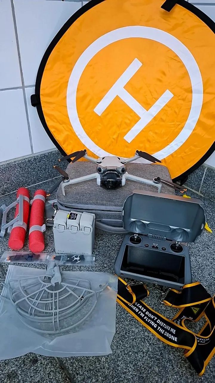Drone DJI Mini 4 Pro Fly More Combo