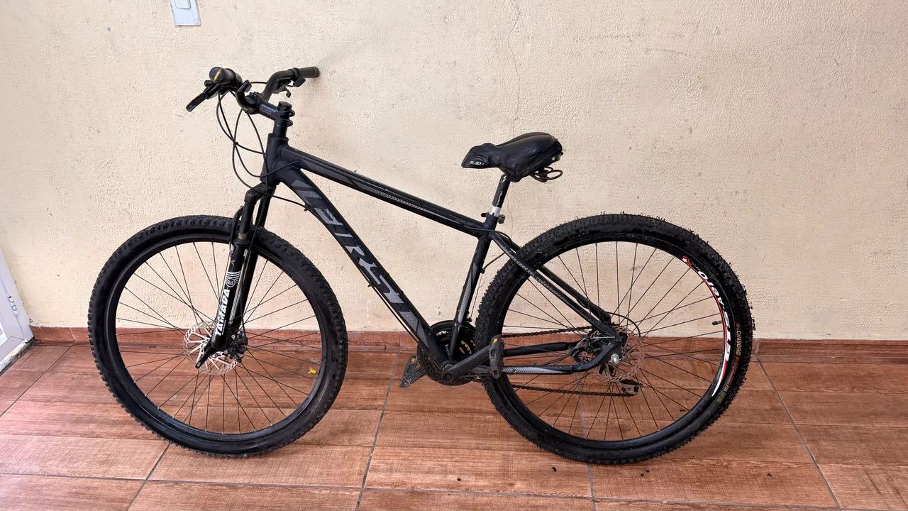 OFERTA! Bicicleta Aro 29 Preta | 5 Marchas | Freio a Disco - Foto 4