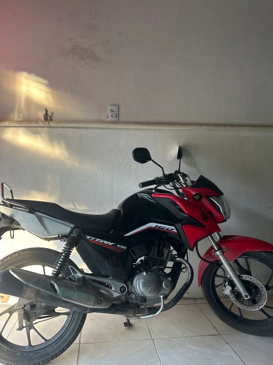 Vendo titan 150 