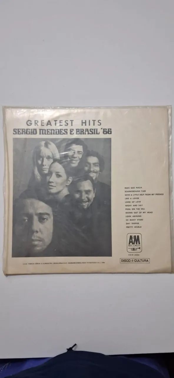 lp sergio mendes e Brasil 66 greatest hits mono - Foto 2
