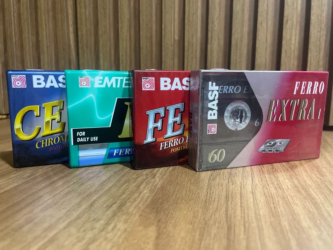 Fitas Cassete Basf Lacradas - Quatro unidades  - Foto 2