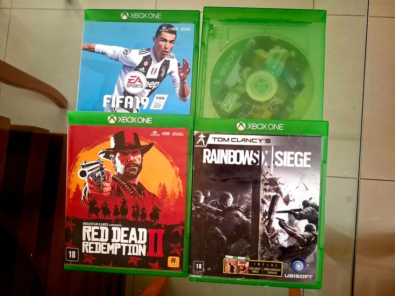 Xbox One S + 4 jogos e controle, em perfeito estado - Foto 2