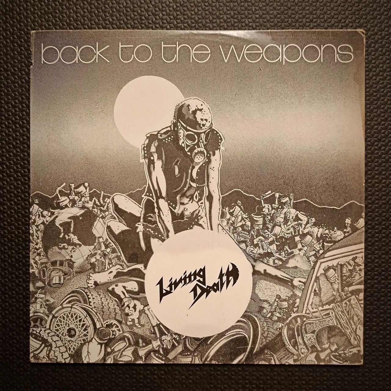 LP LIVING DEATH - back to the weapons