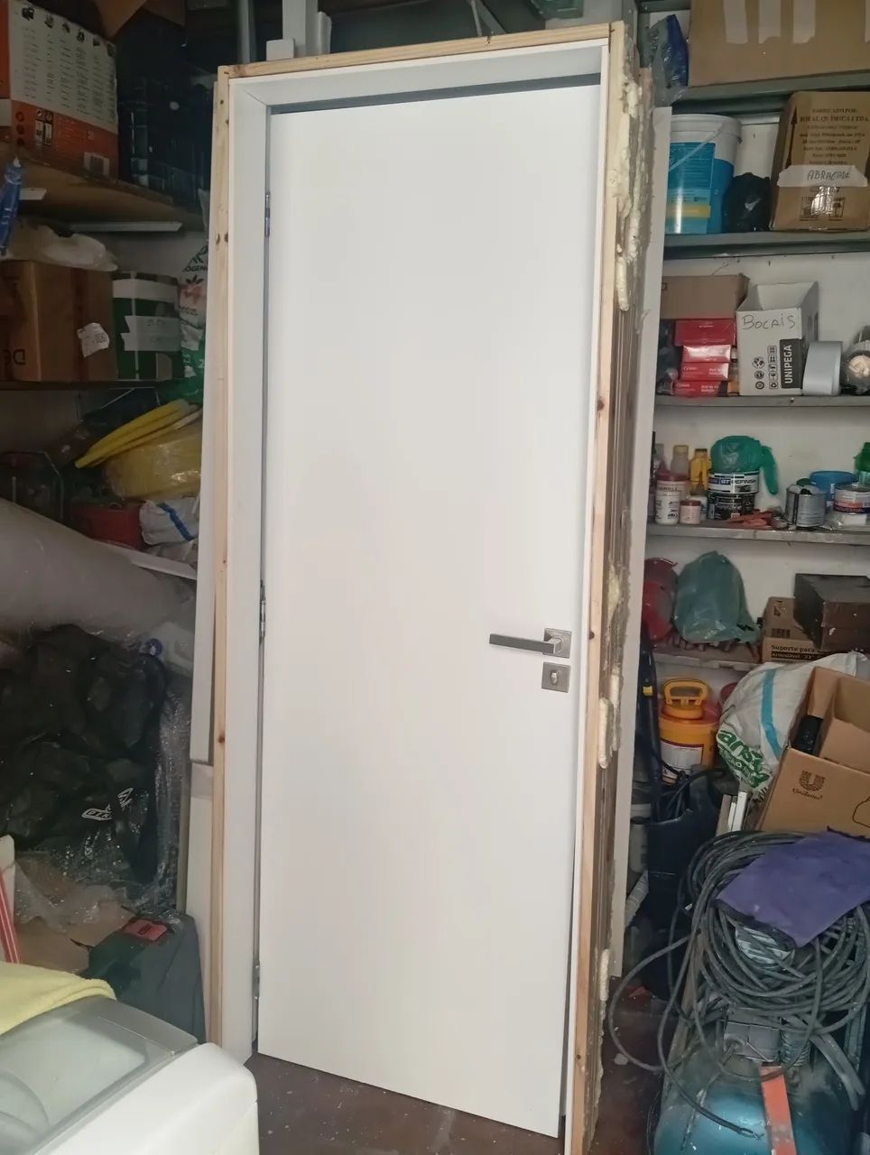 Portas de madeira 72 cm x 2.10 com guarnições novas e ferragens. Relação abaixo.